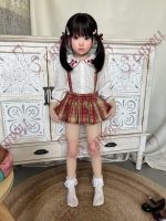 Poupée miniature réaliste UTDOLLS Nanako 109 cm en TPE (tête en silicone souple au teint pâle)