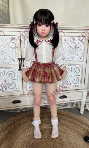 Poupée miniature réaliste UTDOLLS Nanako 109 cm en TPE (tête en silicone souple au teint pâle)