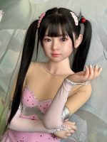 UTDOLLS 138CM Airi (Corps en TPE avec tête en silicone rigide)