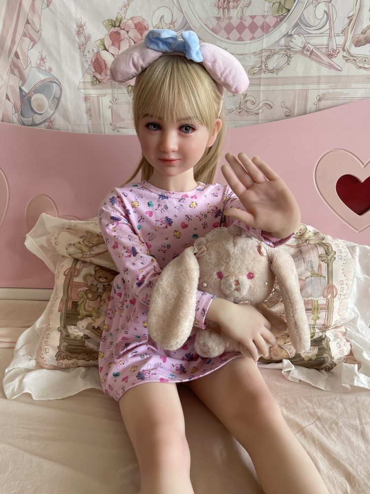 Poupée Victoria UTDOLLS 115 cm (corps en TPE avec tête en silicone souple) – Image 4