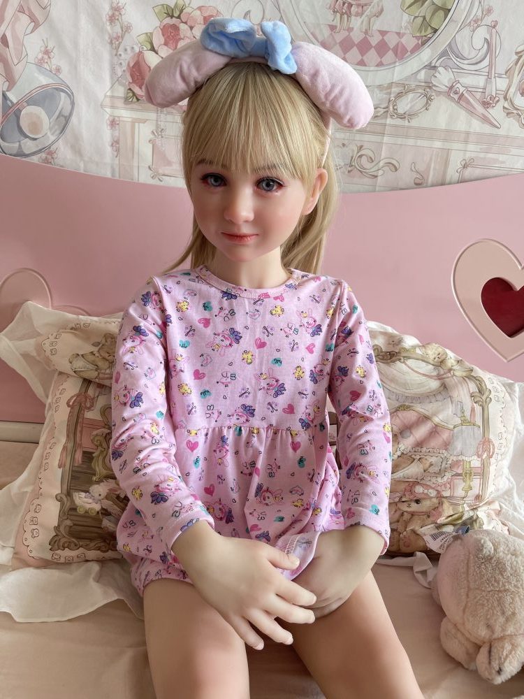 Poupée Victoria UTDOLLS 115 cm (corps en TPE avec tête en silicone souple) – Image 5