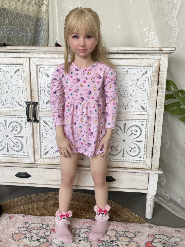 Poupée Victoria UTDOLLS 115 cm (corps en TPE avec tête en silicone souple) – Image 6