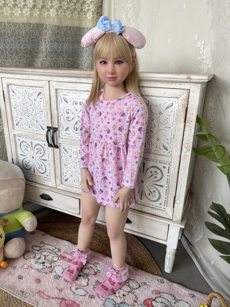 Poupée Victoria UTDOLLS 115 cm (corps en TPE avec tête en silicone souple) – Image 2