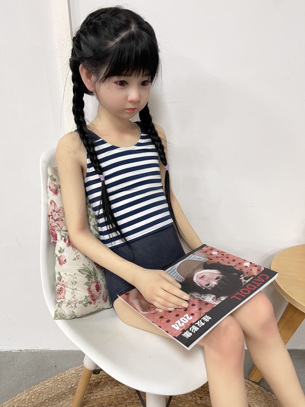 UTDOLLS Kiki 128 cm (corps en TPE avec tête en silicone rigide) – Image 4