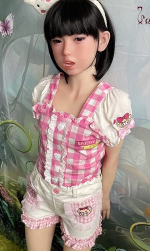 Poupée UTDOLLS Mila 138 cm (corps en TPE avec tête en silicone souple)