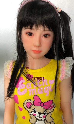 Poupée miniature réaliste UTDOLLS 138 cm Ya TPE
