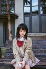 Poupée miniature réaliste UTDOLLS 146 cm Ya TPE (Photos clients)