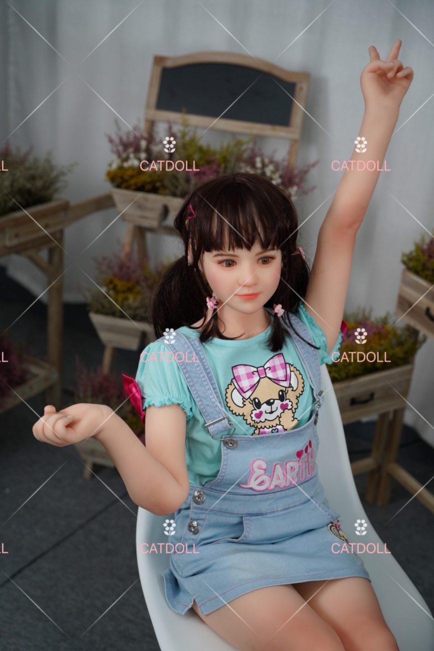 Poupée miniature réaliste Laura de 130 cm UTDOLLS – Image 2