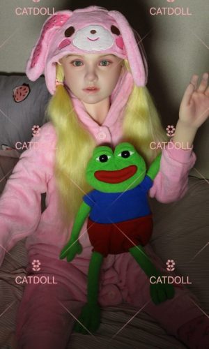 UTDOLLS 136CM Sasha (Corps en TPE avec tête en silicone rigide)