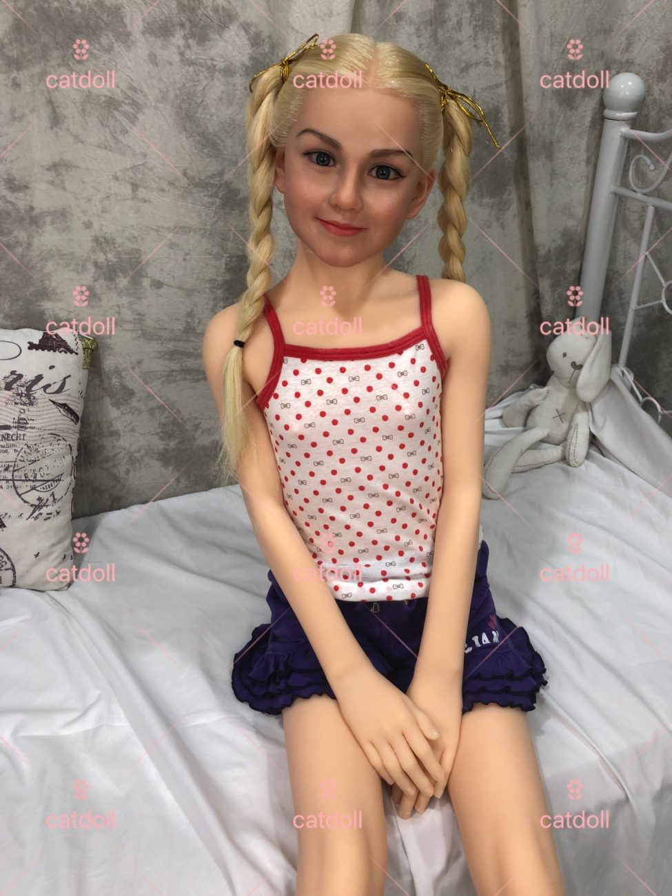 UTDOLLS 146CM Bonnet A Alisa (Corps en TPE avec tête en silicone rigide)
