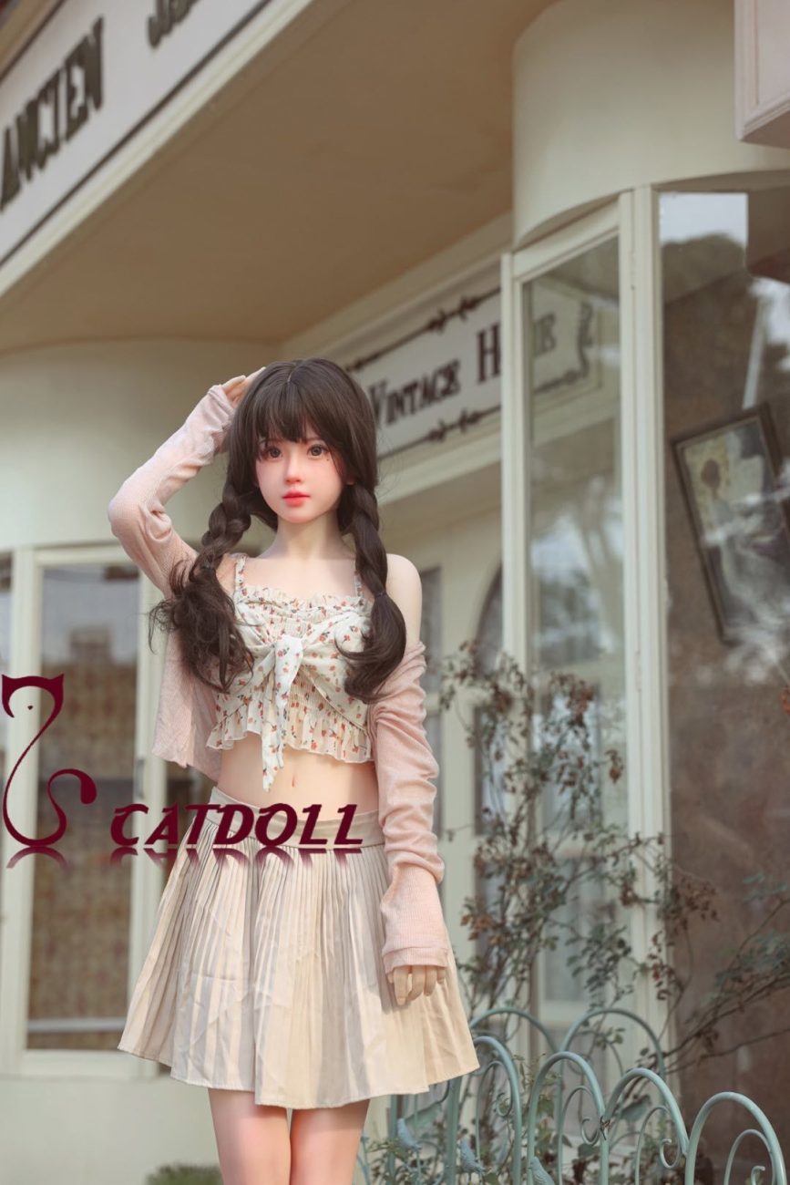 Poupée miniature réaliste Vivian en TPE de 146 cm de UTDOLLS – Image 6