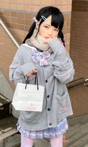 Poupée miniature réaliste Tami TPE de 138 cm de UTDOLLS