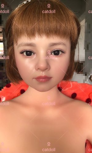 UTDOLLS Ava 123CM (Corps en TPE avec tête en silicone rigide)