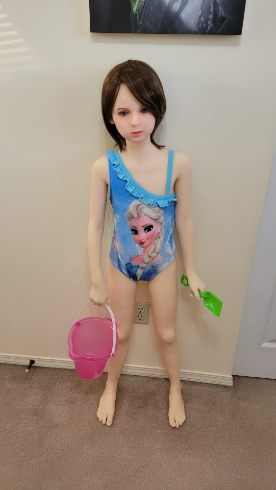 Poupée miniature réaliste Hedi de 128 cm de UTDOLLS – Image 2