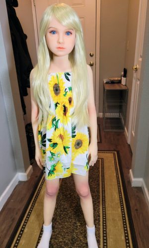 Poupée miniature réaliste Sasha de 128 cm de UTDOLLS