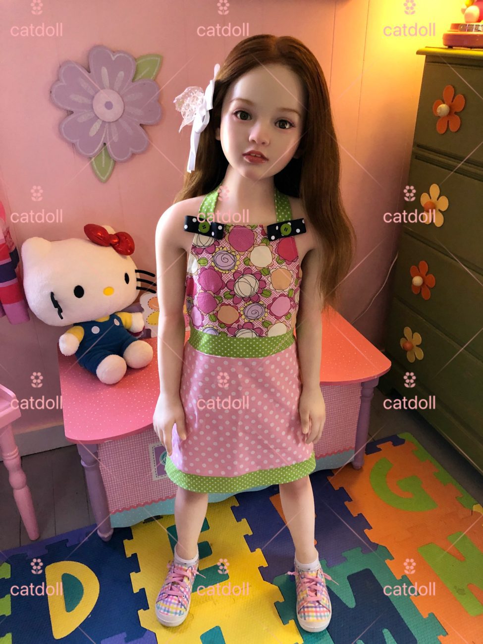 UTDOLLS Milana 115 cm (corps en TPE avec tête en silicone rigide) – Image 2