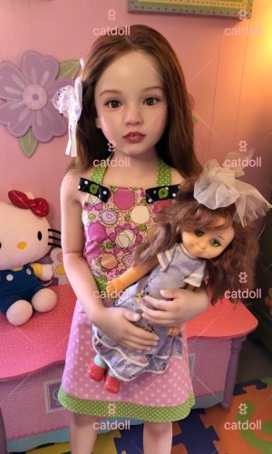 UTDOLLS Milana 115 cm (corps en TPE avec tête en silicone rigide)