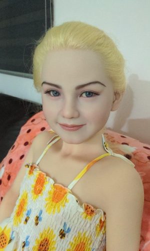 Photos des clients de la poupée UTDOLLS Alisa de 126 cm (corps en TPE + tête en silicone rigide)