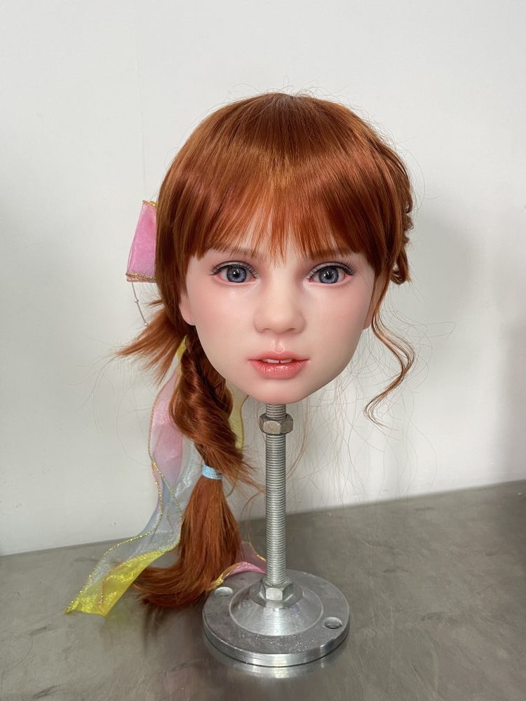 Tête en silicone souple Katya de UTDOLLS – Image 5