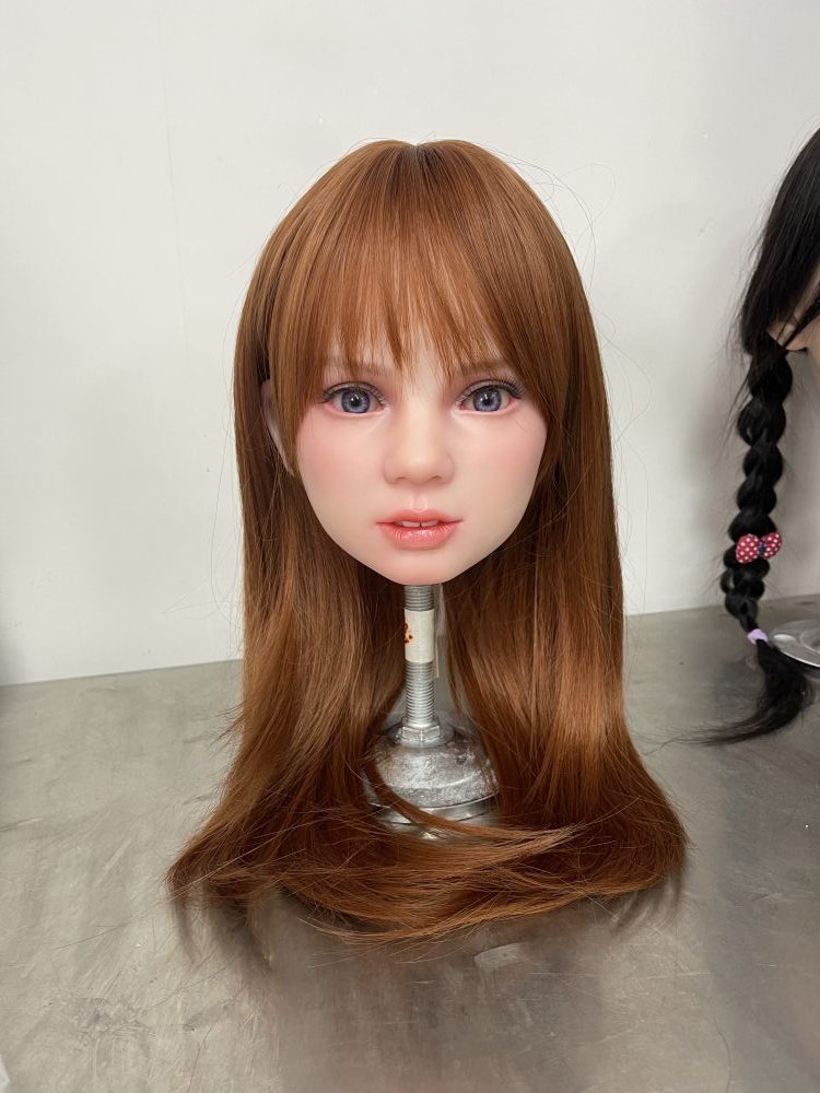 Tête en silicone souple Katya de UTDOLLS – Image 10