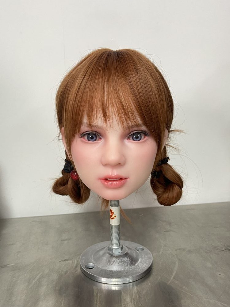 Tête en silicone souple Katya de UTDOLLS – Image 2