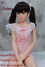Poupée miniature réaliste Miho de 136 cm UTDOLLS