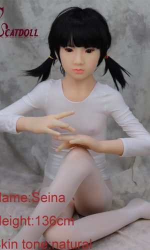 Poupée miniature réaliste Seina de 136 cm d'UTDOLLS