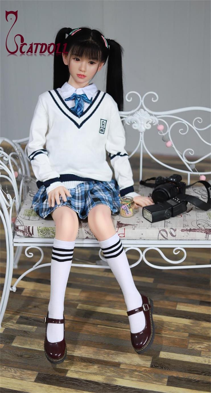 UTDOLLS 136CM Tami (Corps en TPE avec tête en silicone rigide) – Image 3