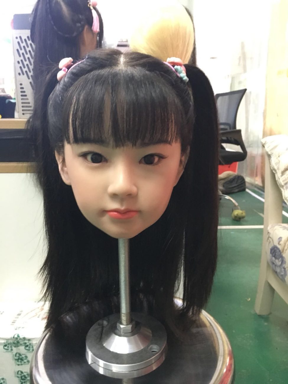 UTDOLLS 136CM Miho (Corps en TPE avec tête en silicone rigide) – Image 4